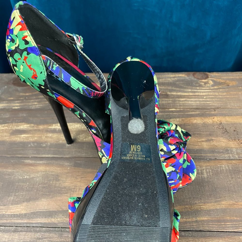 Shi by Journeys Floral Platform Stiletto Shoes - Picture 8 of 9